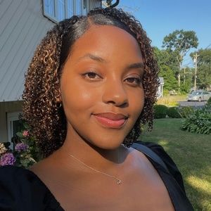 Meet your Posher, Ariana